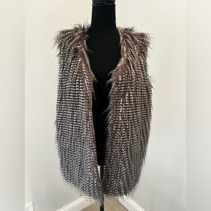 Olive & Oak Trendy Faux Fur Lined Vest Size S